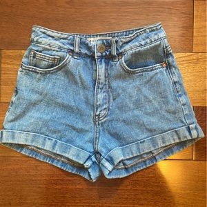 Pacsun size 26 blue mom shorts!